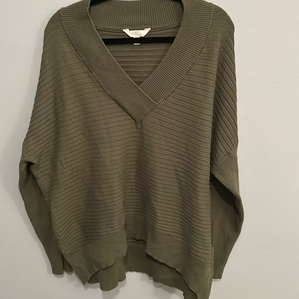 FREE SHIPPING! Army Green V neck sweater